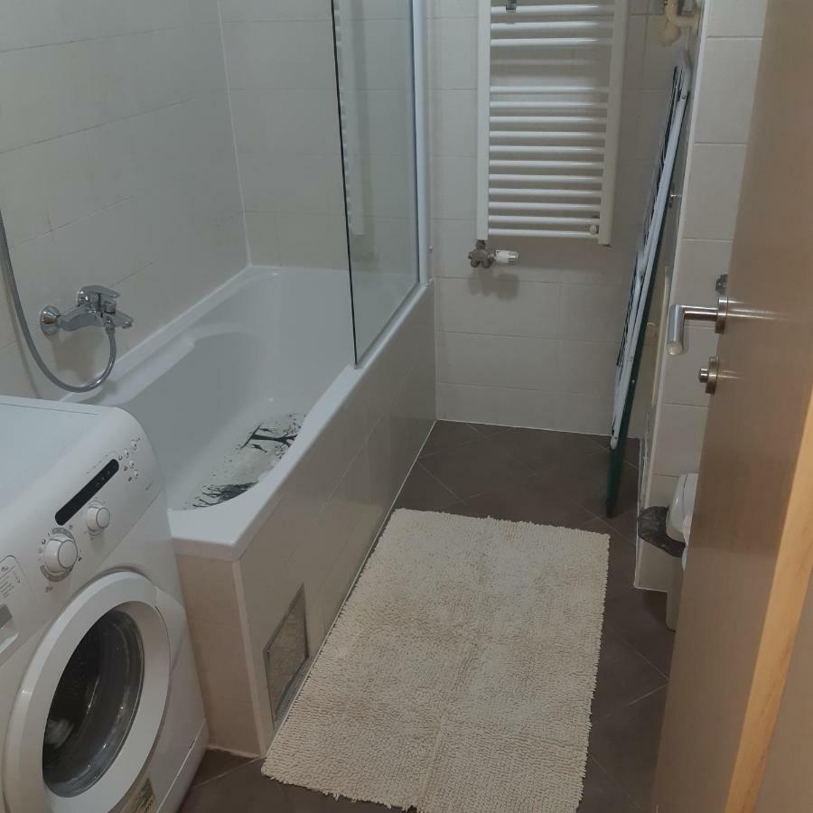 Apartment With Garage Lavici Ζάγκρεμπ Εξωτερικό φωτογραφία
